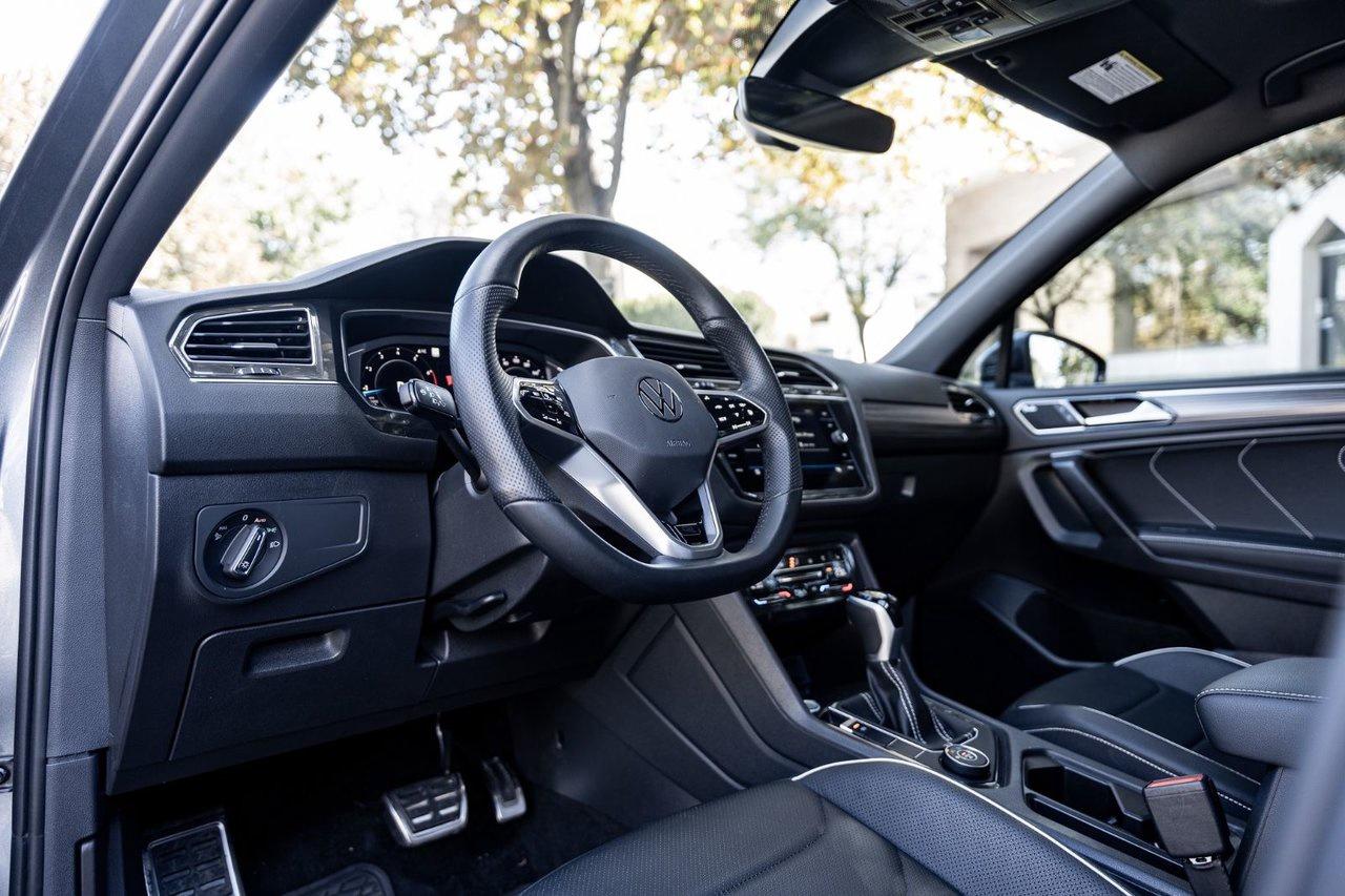 2023 Volkswagen Tiguan Highline R-line Photo