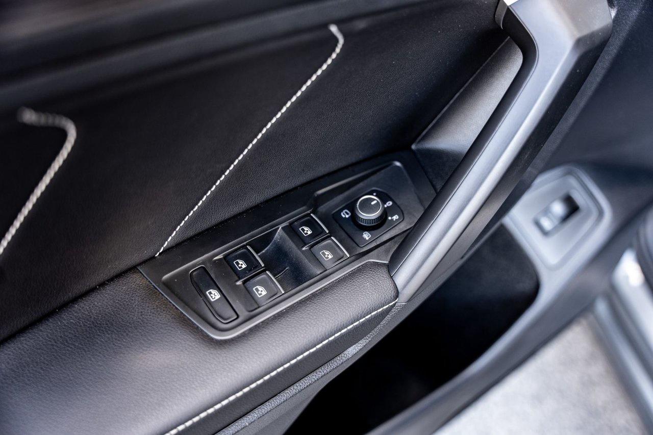 2023 Volkswagen Tiguan Highline R-line Photo