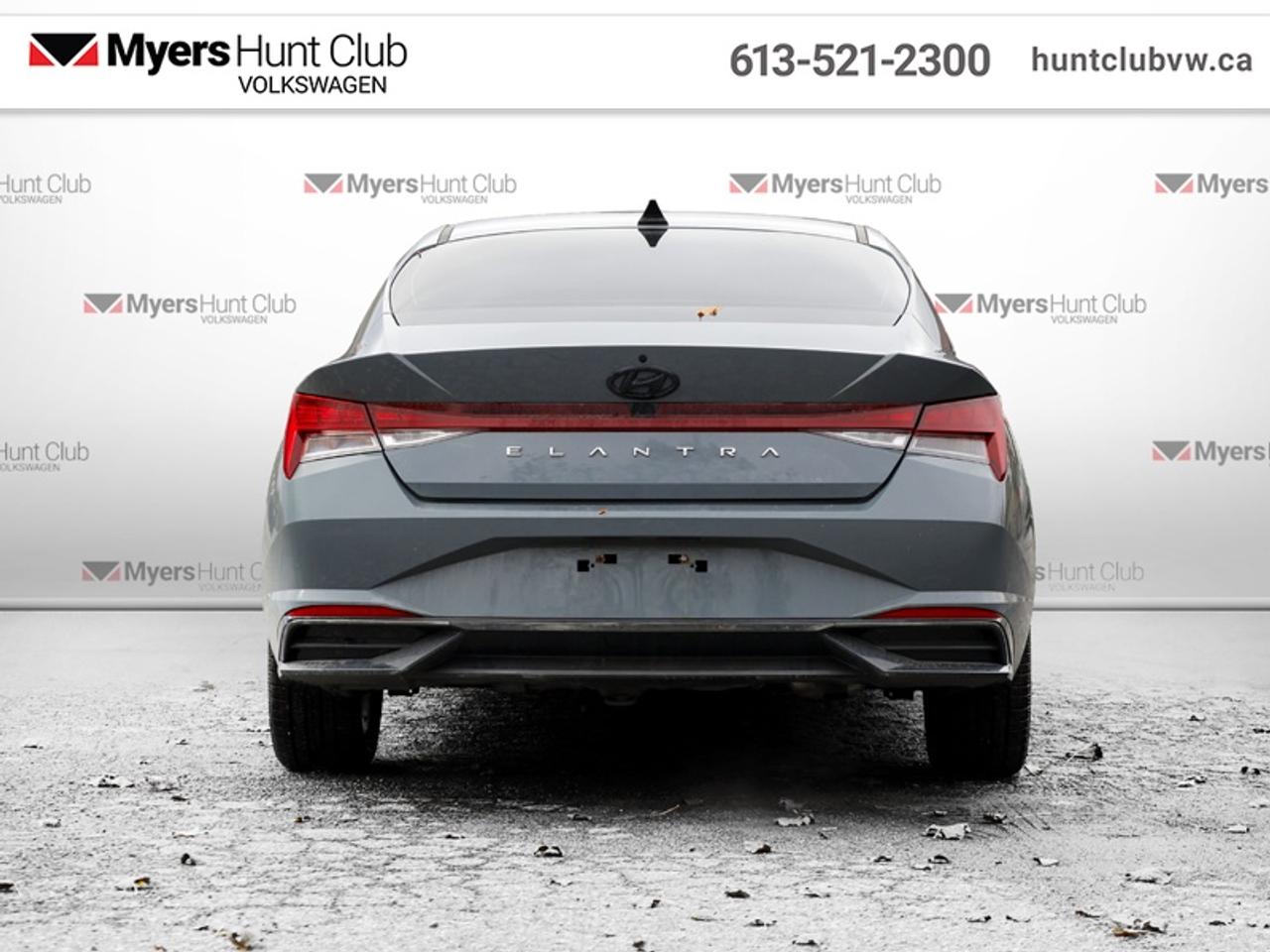 2023 Hyundai Elantra Luxury w/Two-Tone  - Leather Seats Photo