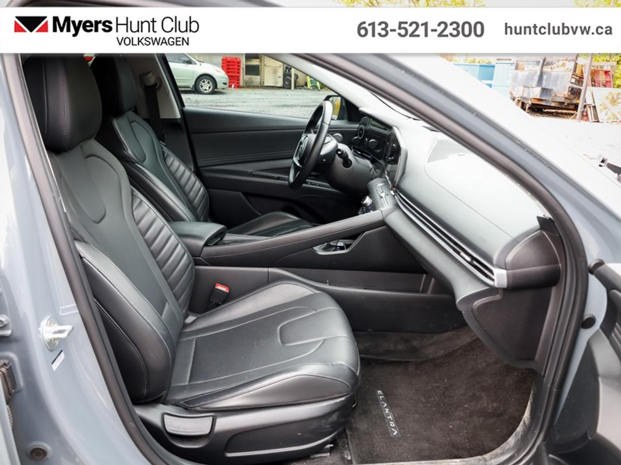2023 Hyundai Elantra Luxury w/Two-Tone  - Leather Seats Photo