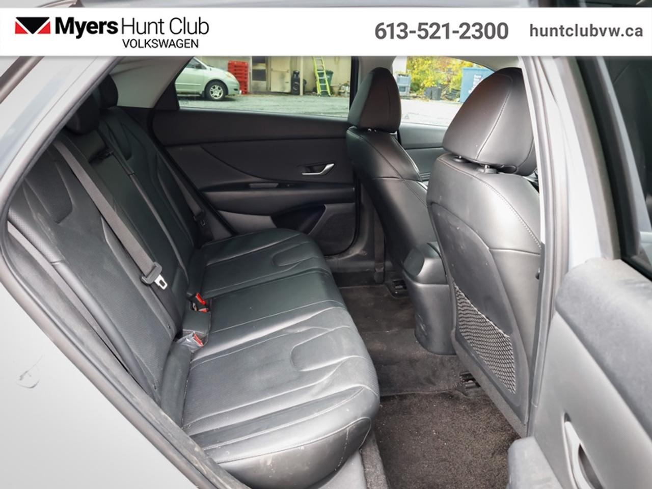 2023 Hyundai Elantra Luxury w/Two-Tone  - Leather Seats Photo