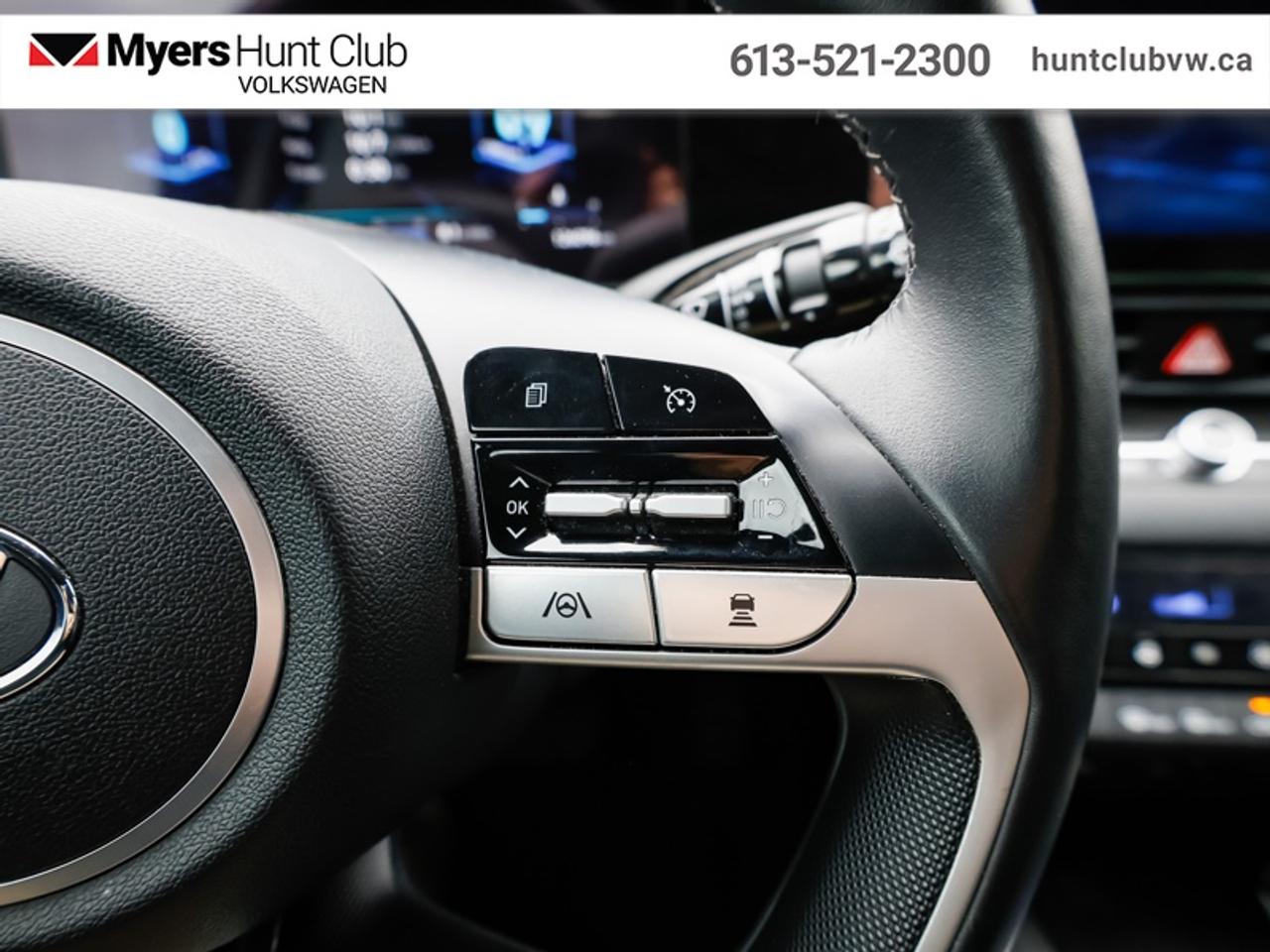 2023 Hyundai Elantra Luxury w/Two-Tone  - Leather Seats Photo
