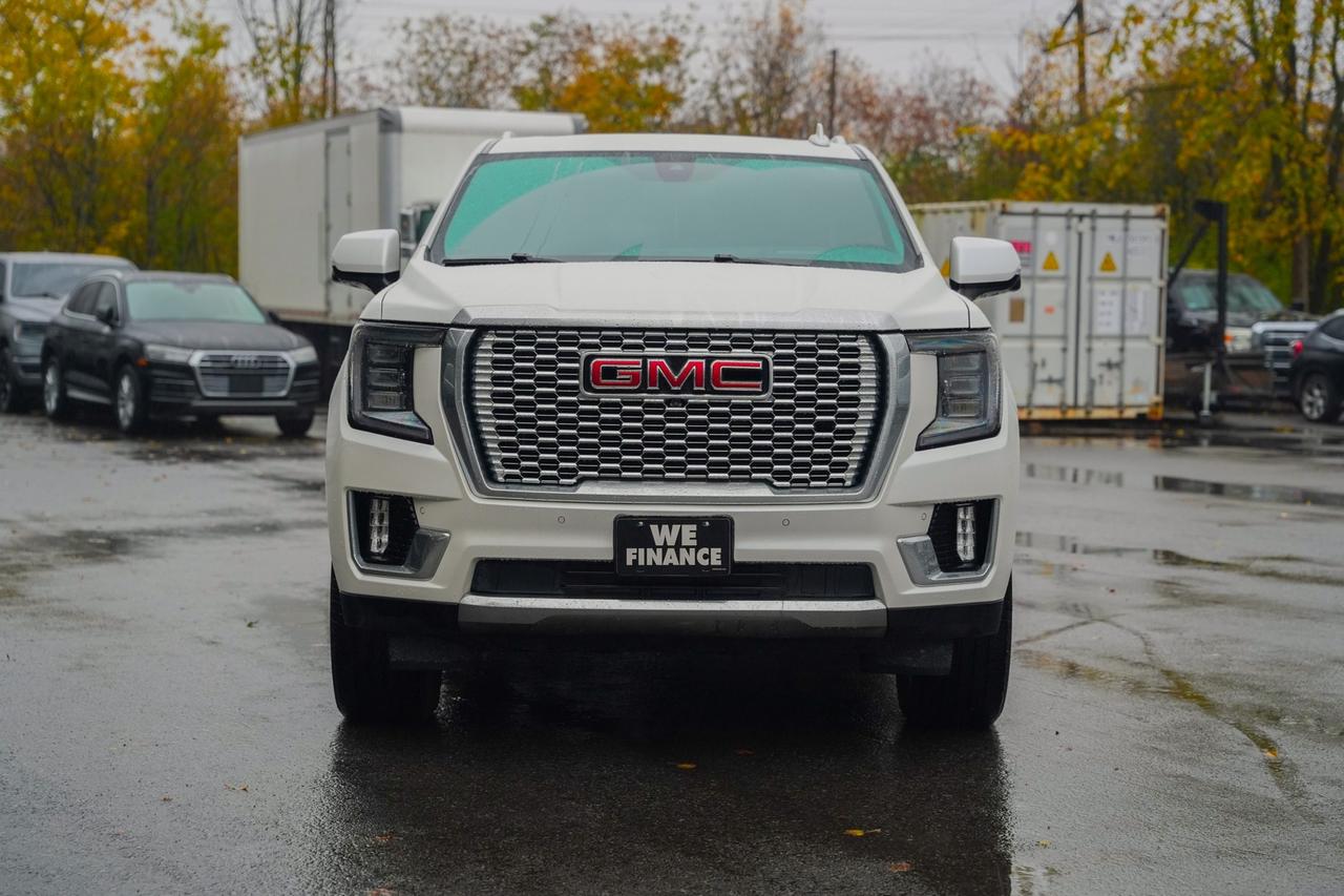 2022 GMC Yukon XL Denali 4WD Photo2