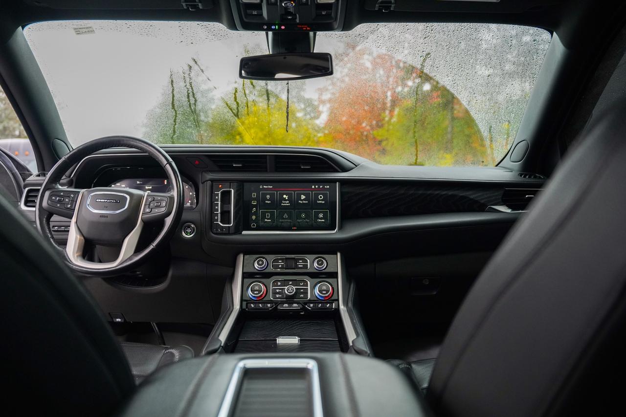 2022 GMC Yukon XL Denali 4WD Photo