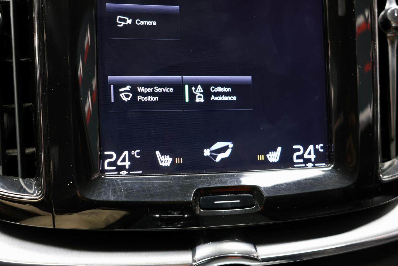 2019 Volvo XC60 T6 AWD - PANO|NAVI|CAMERA|LANEKEEP Photo