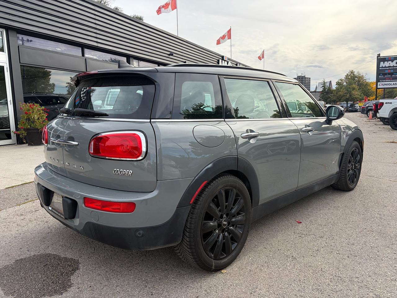 2018 MINI Cooper Clubman Cooper Photo