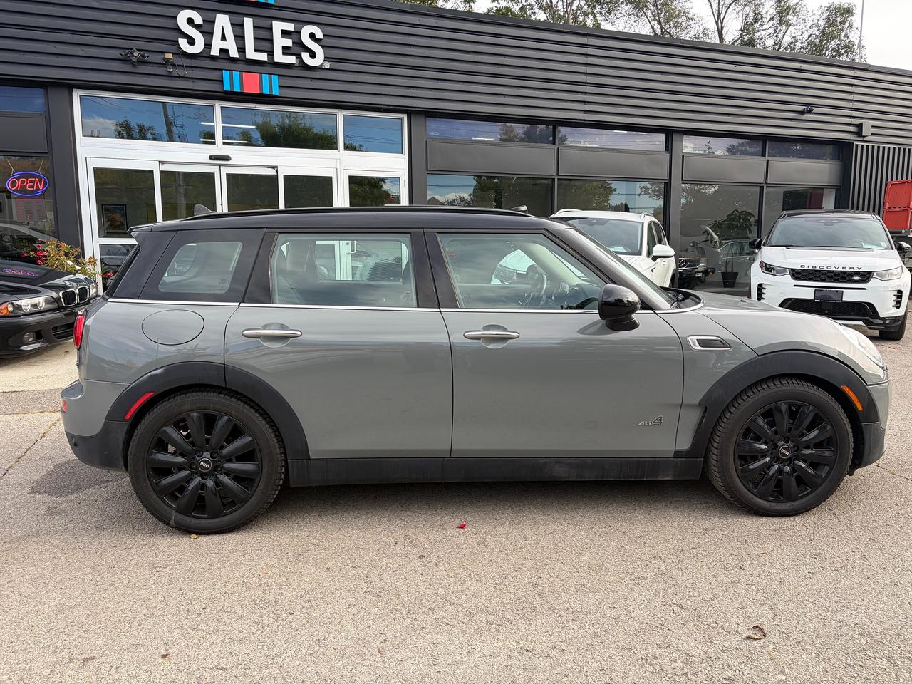 2018 MINI Cooper Clubman Cooper Photo