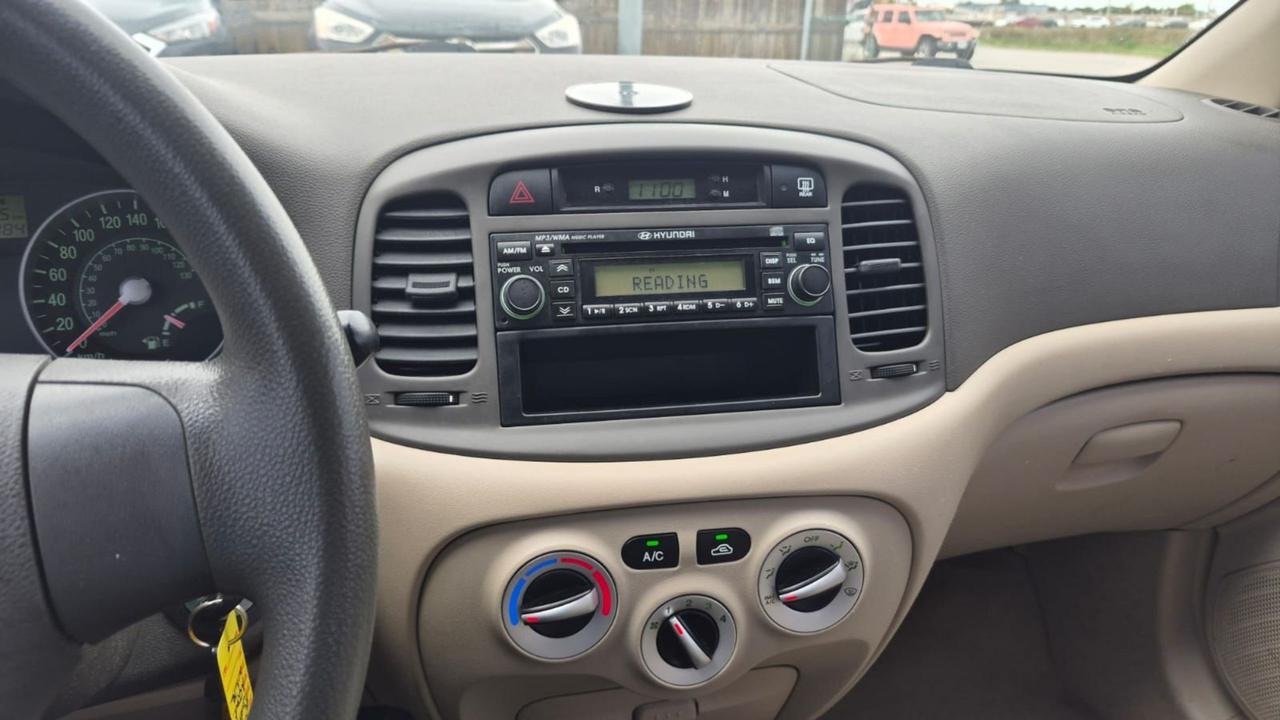 2006 Hyundai Accent GL, RUNS AND DRIVES GREAT, AS IS SPECIAL Photo