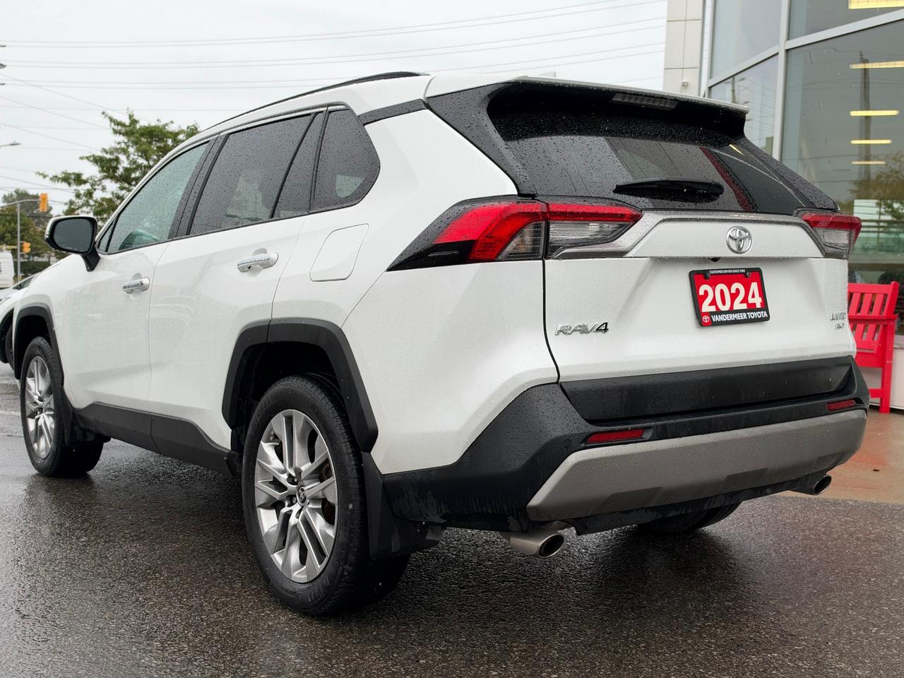 2024 Toyota RAV4 Limited TOP OF THE LINE-LIMITED! Photo4