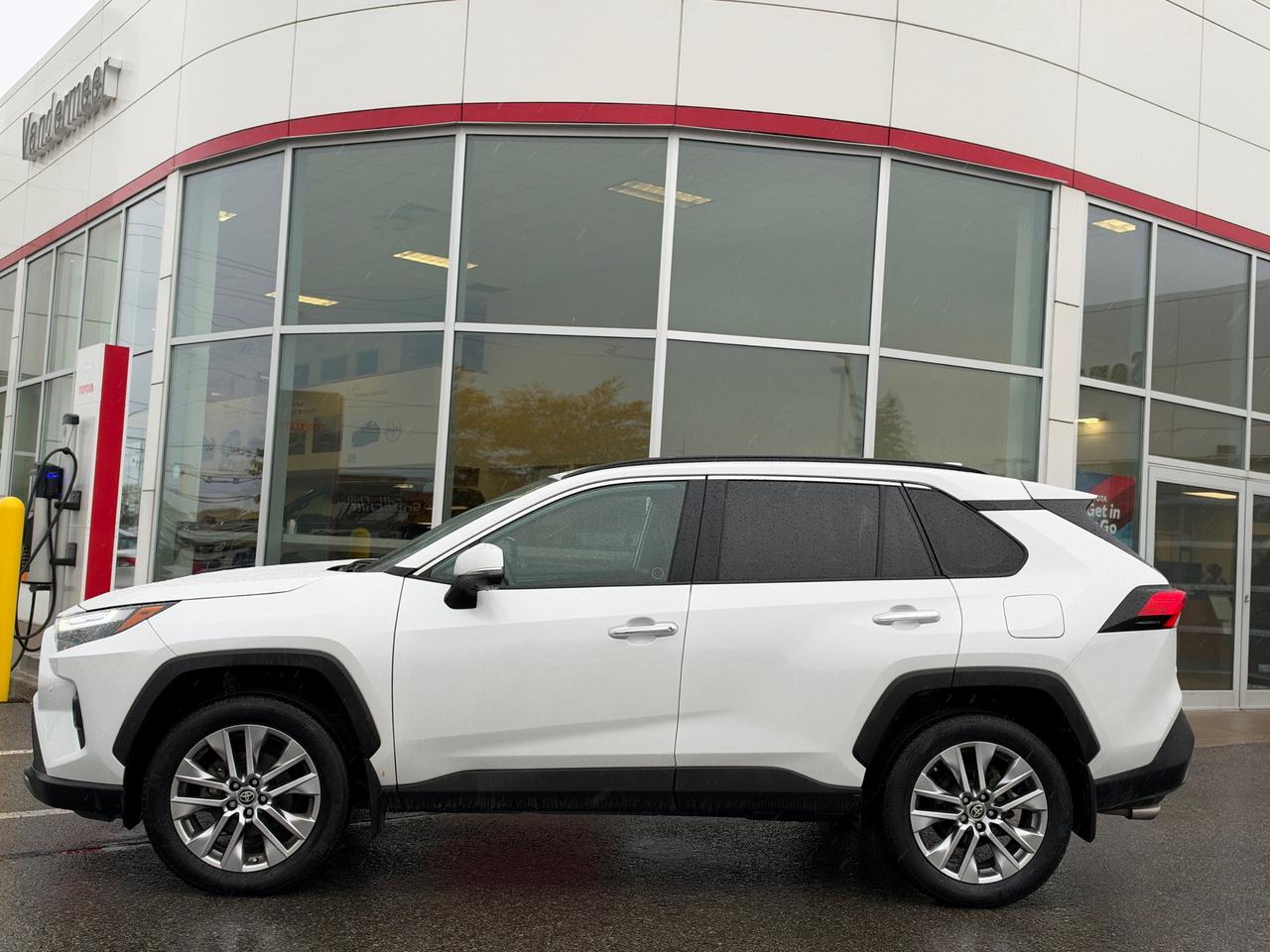2024 Toyota RAV4 Limited TOP OF THE LINE-LIMITED! Photo