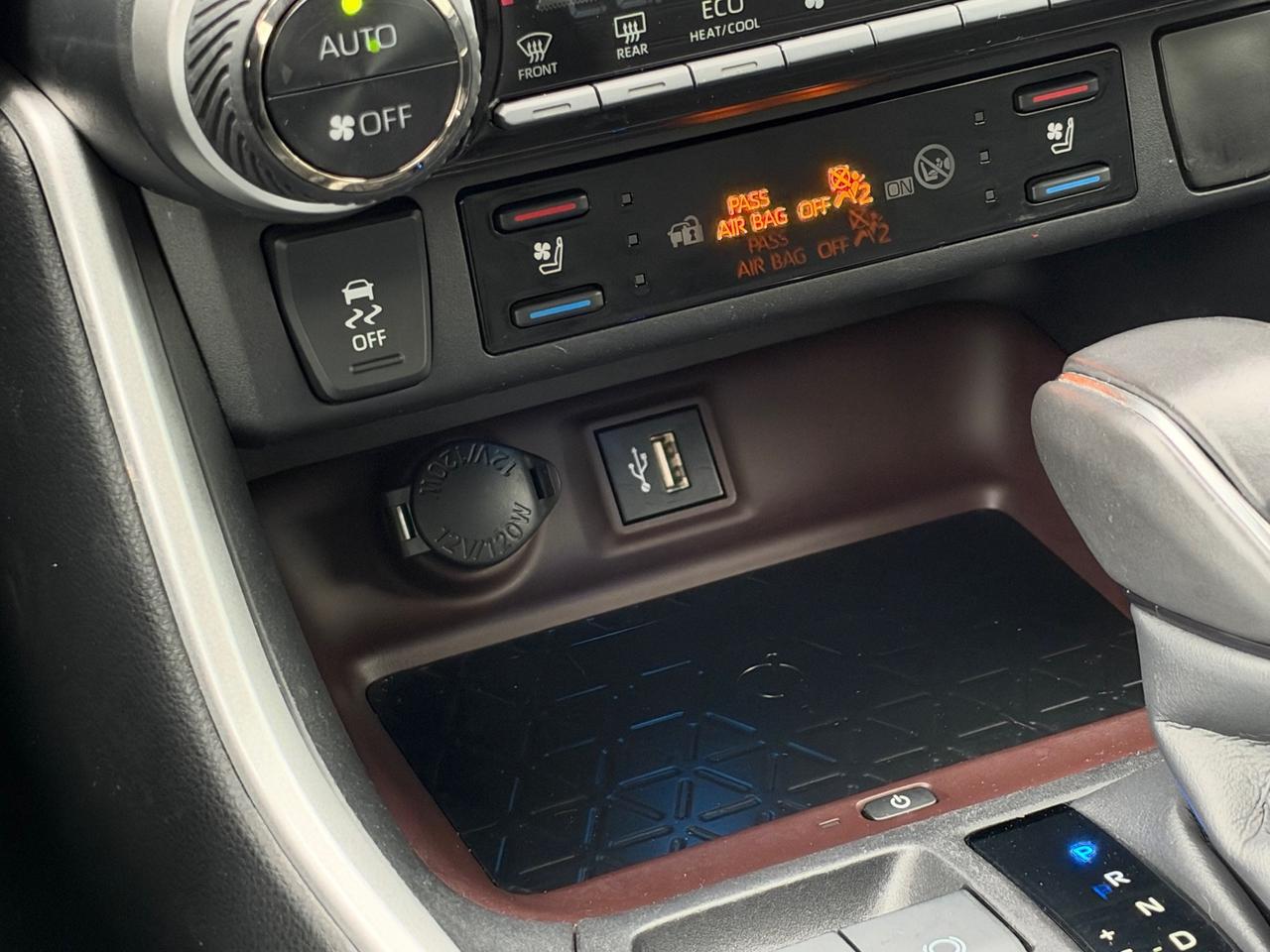 2024 Toyota RAV4 Limited TOP OF THE LINE-LIMITED! Photo
