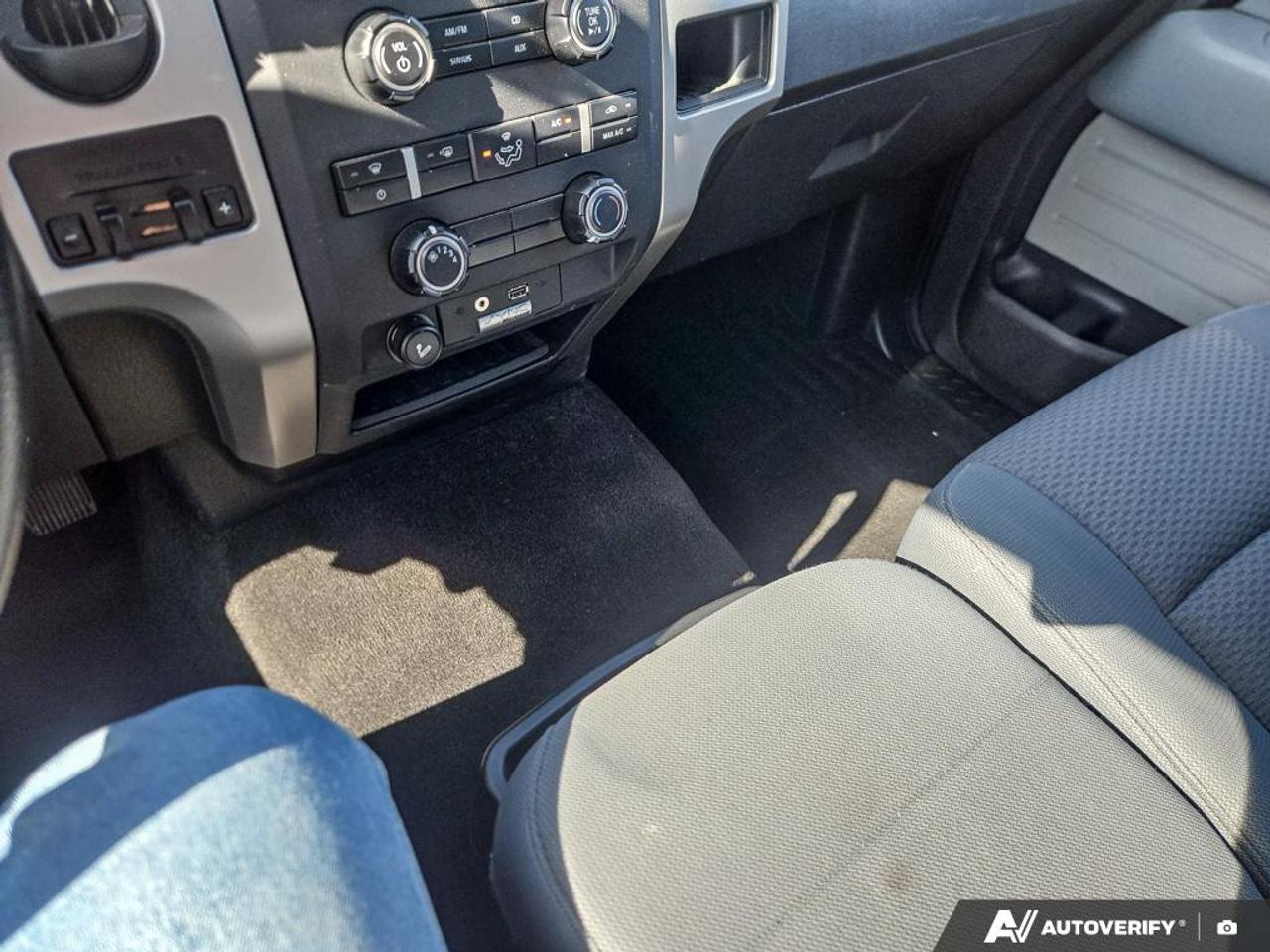 2011 Ford F-150 XLT ONE OWNER | LOW KM'S! | 6 SEATS Photo