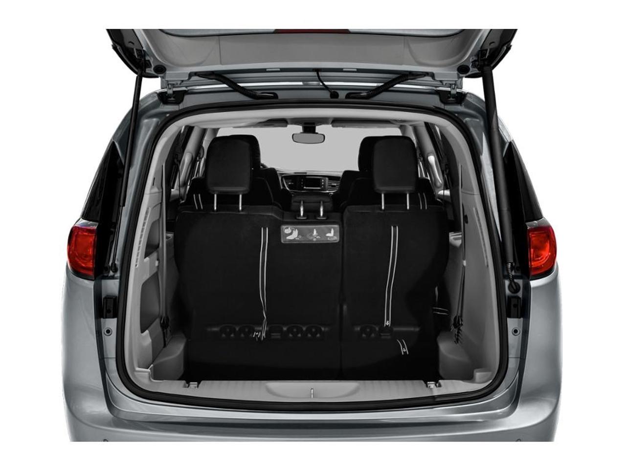 2017 Chrysler Pacifica Limited Photo