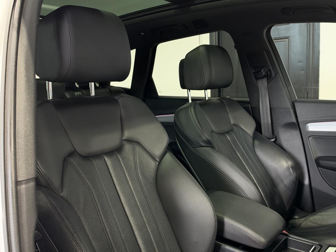 2018 Audi Q5 Technik S-Line, Navi, Backup, Sunroof Photo
