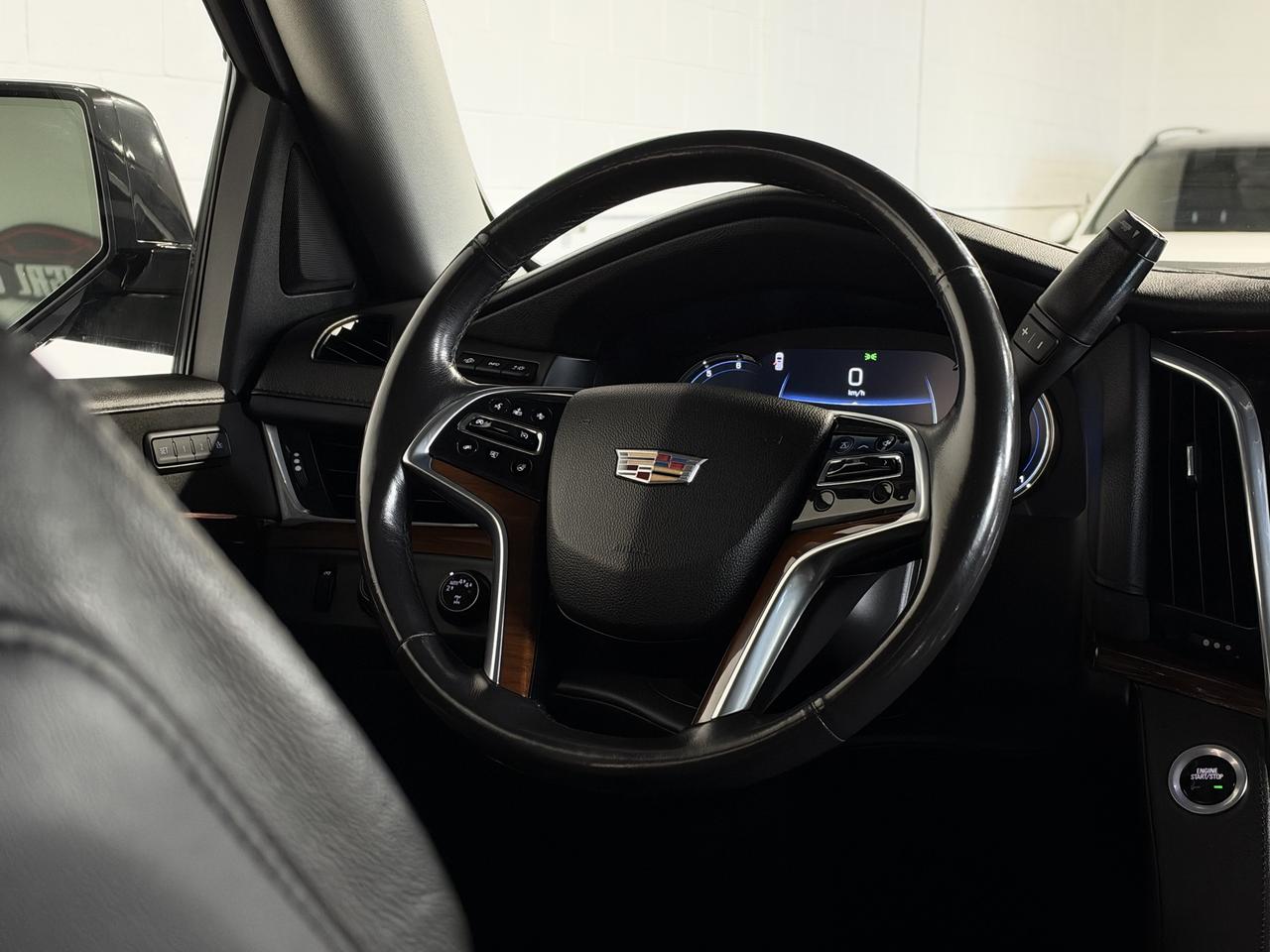 2018 Cadillac Escalade ESV Luxury DVD, Captain Seats, Navi, Backup Photo