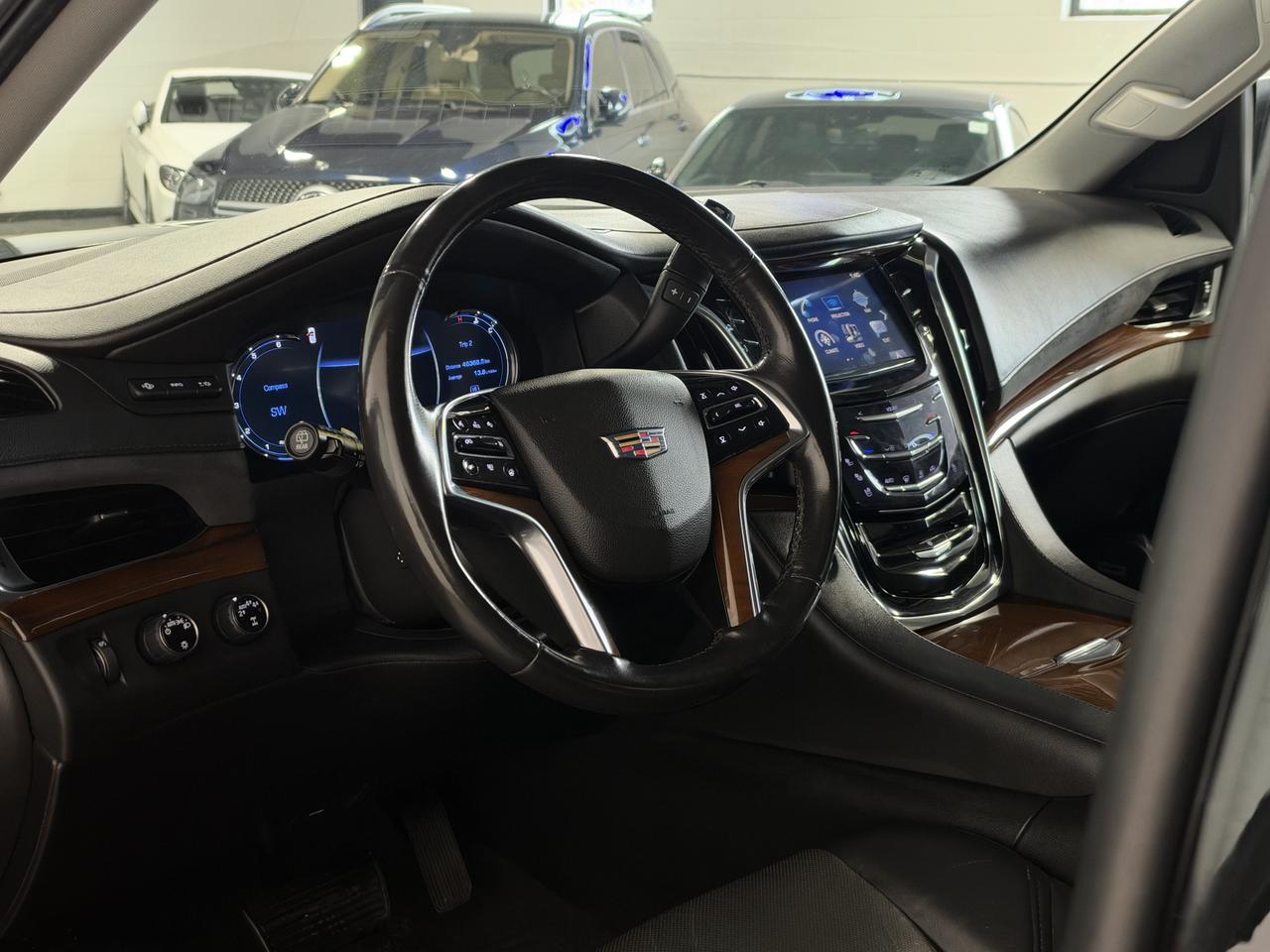 2018 Cadillac Escalade ESV Luxury DVD, Captain Seats, Navi, Backup Photo