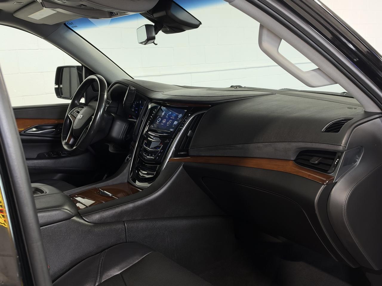 2018 Cadillac Escalade ESV Luxury DVD, Captain Seats, Navi, Backup Photo