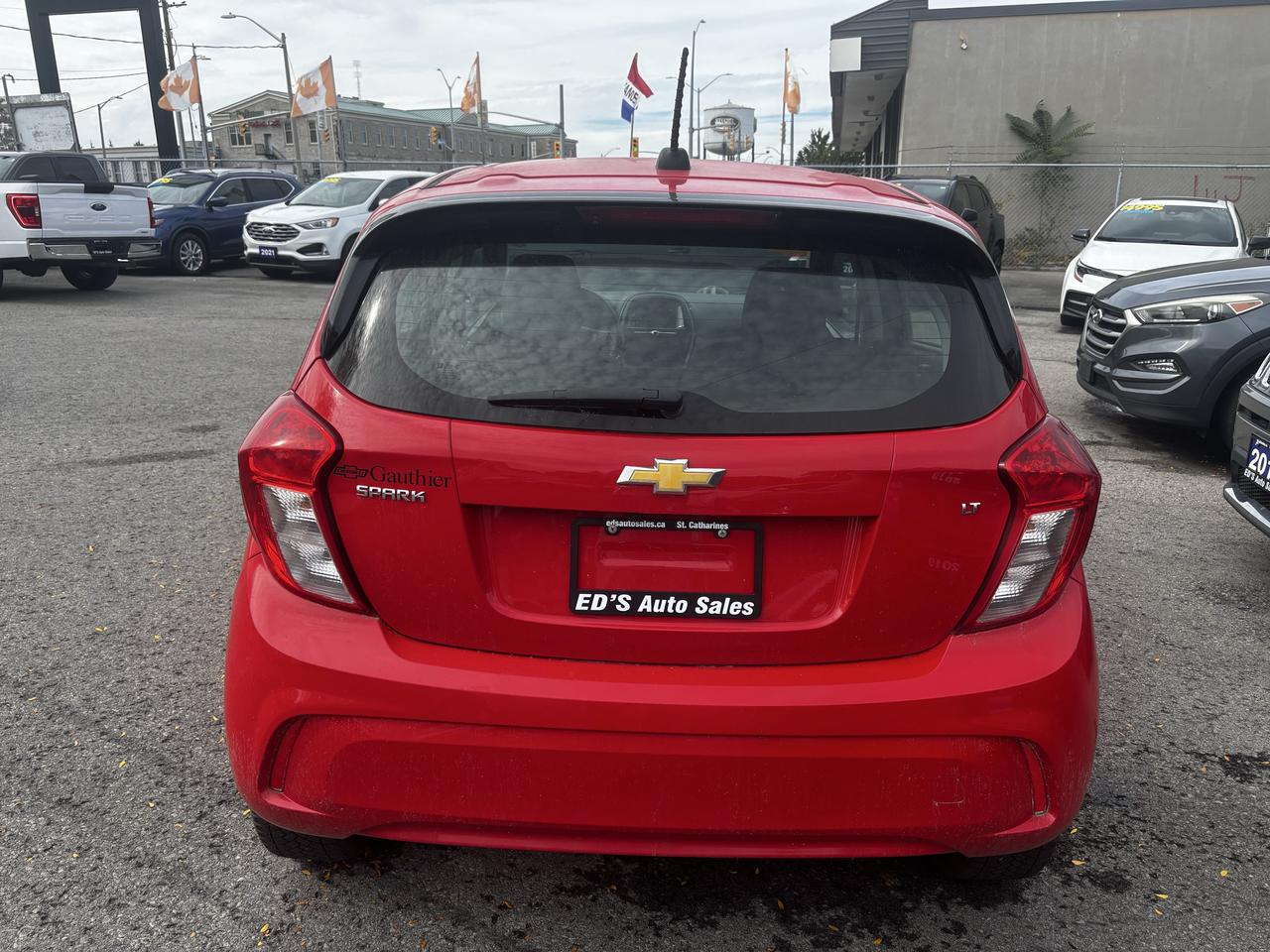 2022 Chevrolet Spark 1LT, Hatchback, Back-Up-Camera, Alloy Wheels Photo