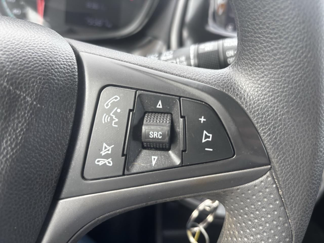 2022 Chevrolet Spark 1LT, Hatchback, Back-Up-Camera, Alloy Wheels Photo