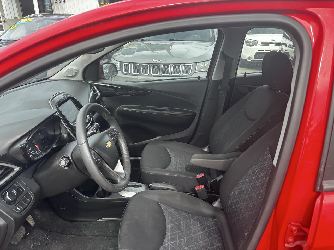 2022 Chevrolet Spark 1LT, Hatchback, Back-Up-Camera, Alloy Wheels Photo