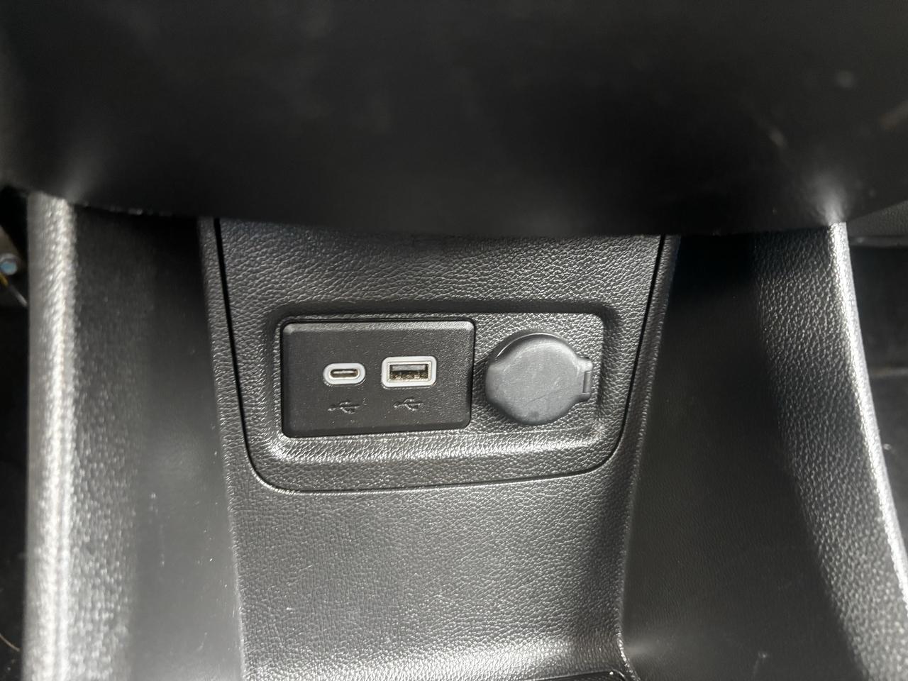 2022 Chevrolet Spark 1LT, Hatchback, Back-Up-Camera, Alloy Wheels Photo