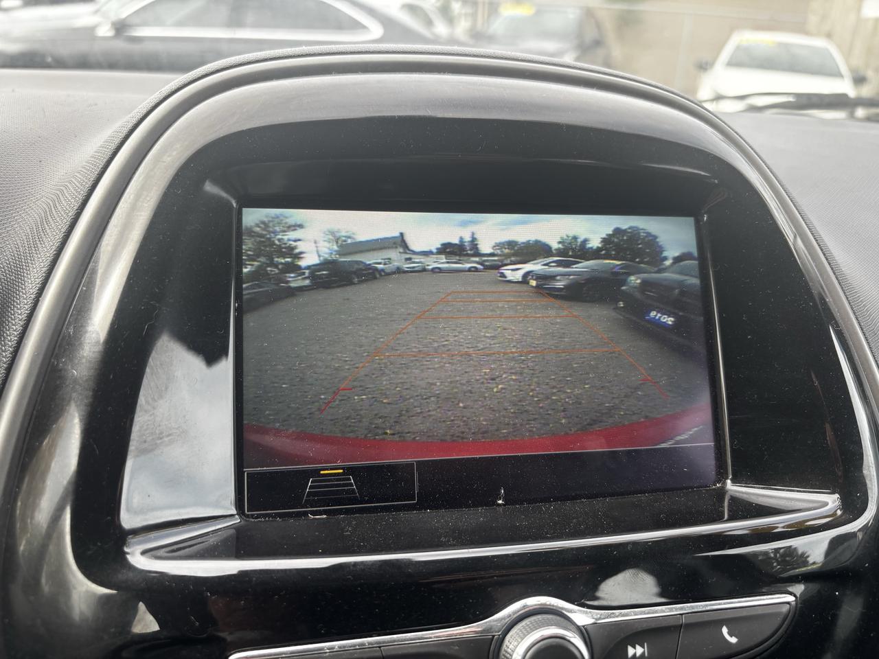 2022 Chevrolet Spark 1LT, Hatchback, Back-Up-Camera, Alloy Wheels Photo