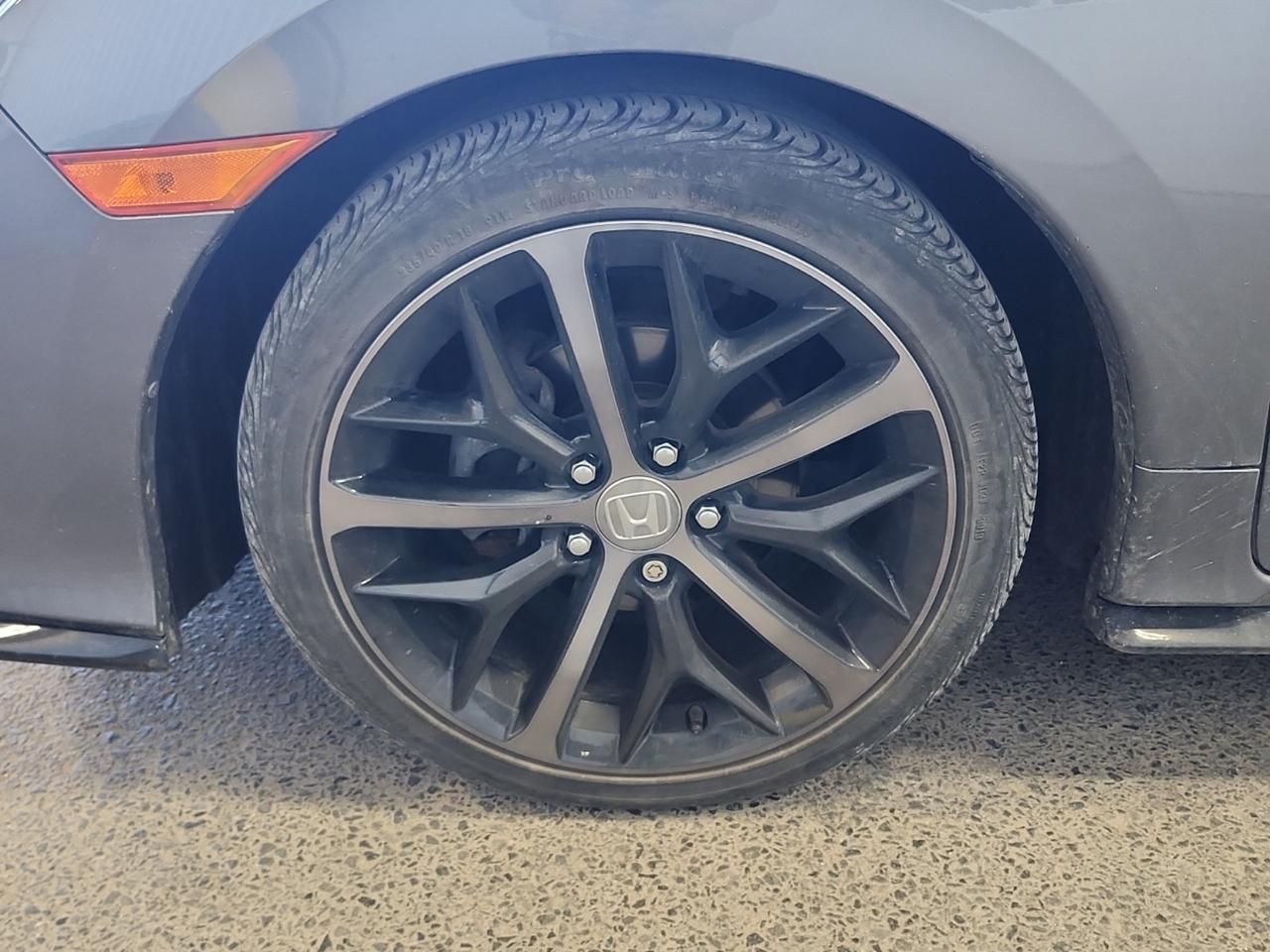 2020 Honda Civic Sport - LOW KM'S, SUNROOF, HEATED LEATHER SEATS!! - Photo #9