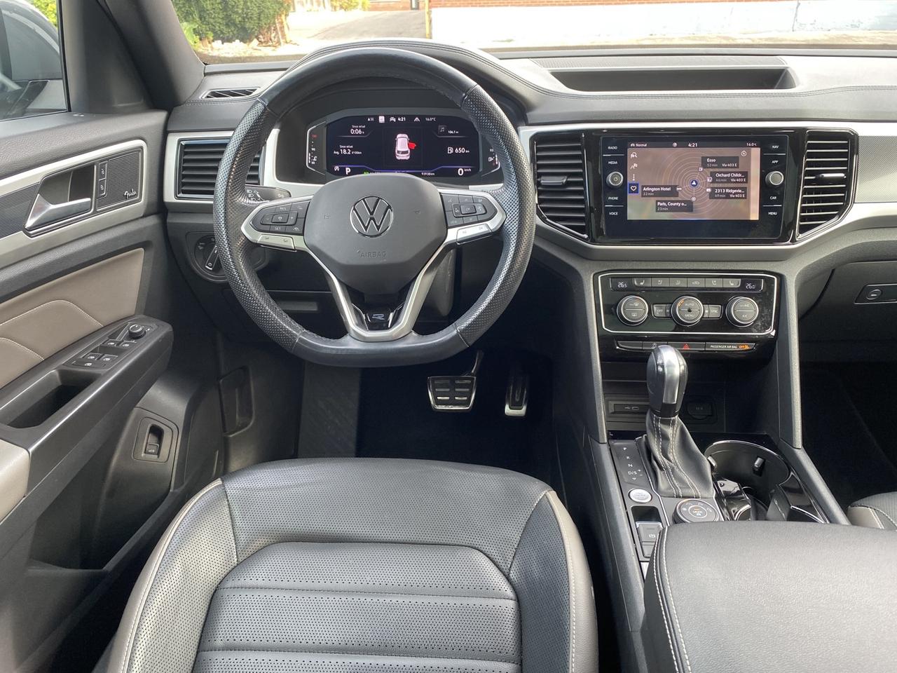 2022 Volkswagen Atlas Cross Sport V6 Execline R-Line 4MOTION Photo4