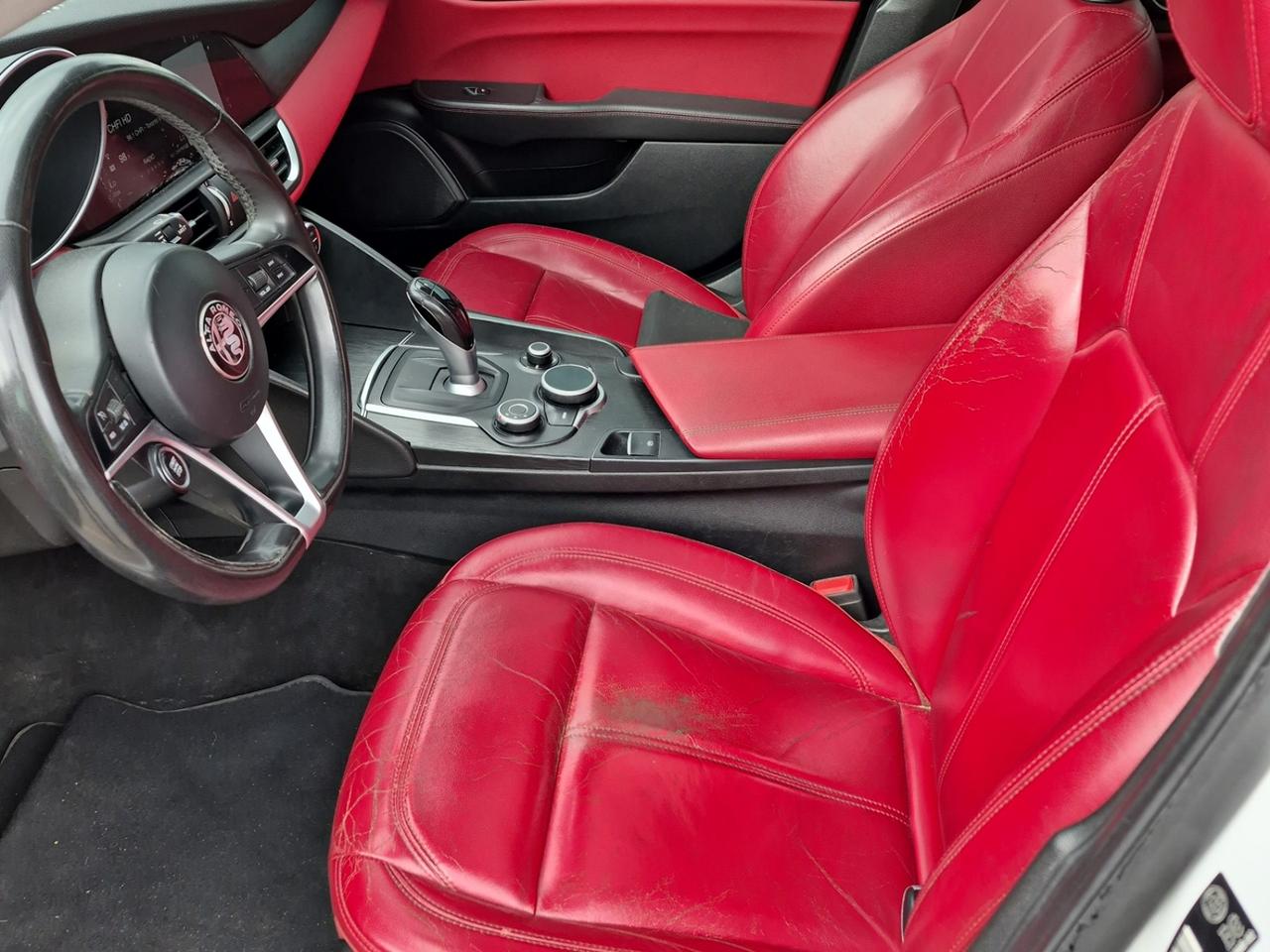 2017 Alfa Romeo Giulia AWD | NAVI | ROOF | CAM | RED INT Photo