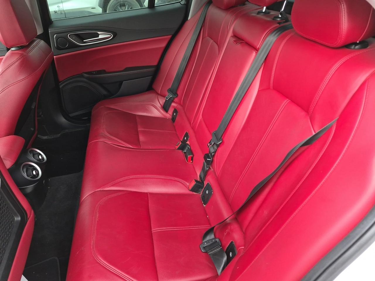 2017 Alfa Romeo Giulia AWD | NAVI | ROOF | CAM | RED INT Photo