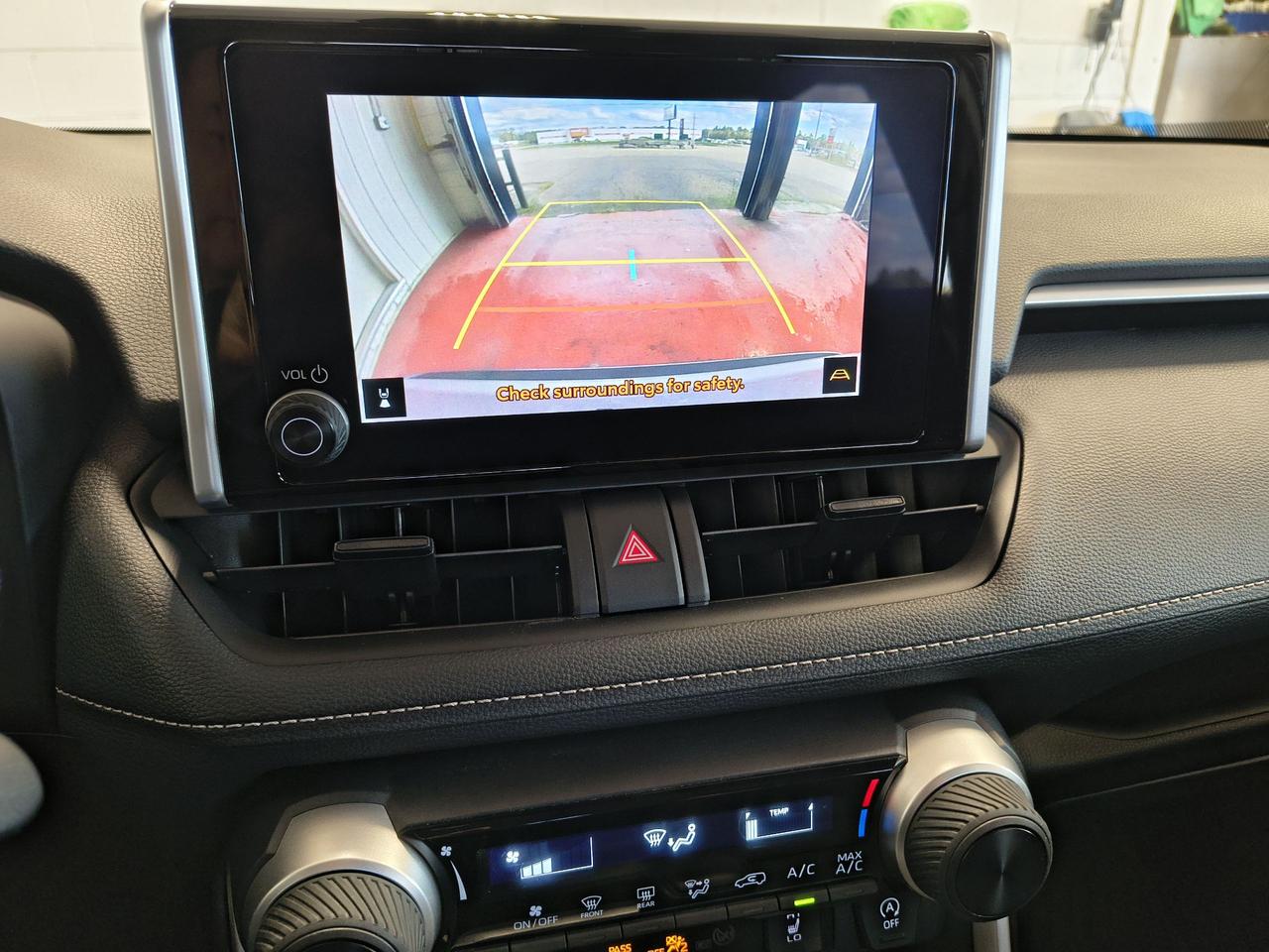 2023 Toyota RAV4 LE Photo0