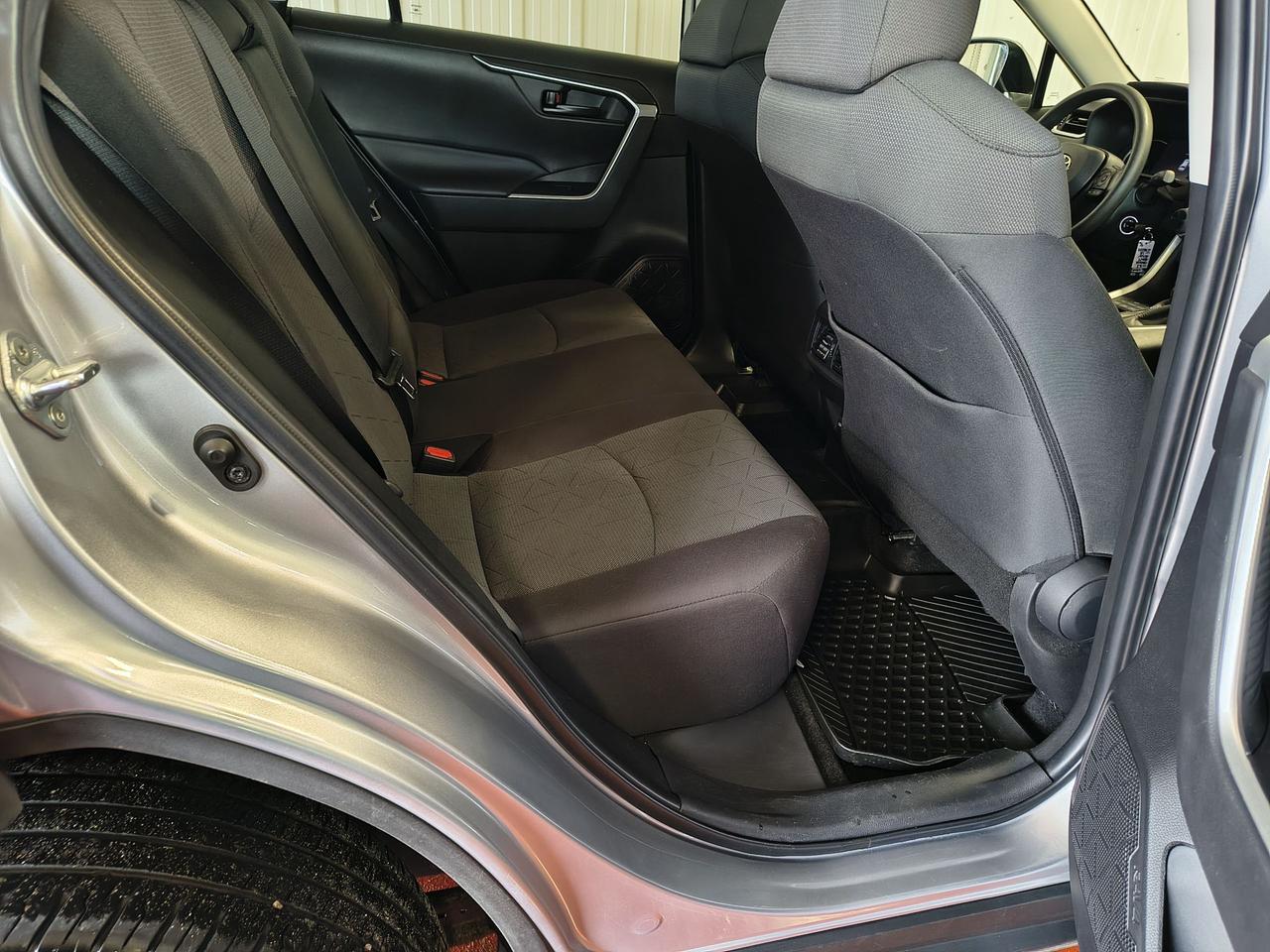 2023 Toyota RAV4 LE Photo