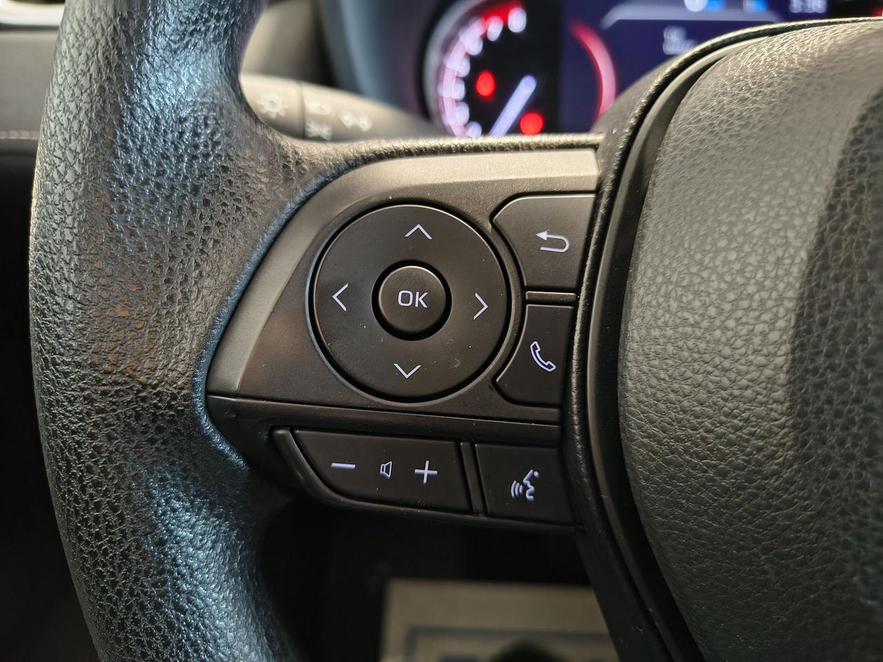 2023 Toyota RAV4 LE Photo0