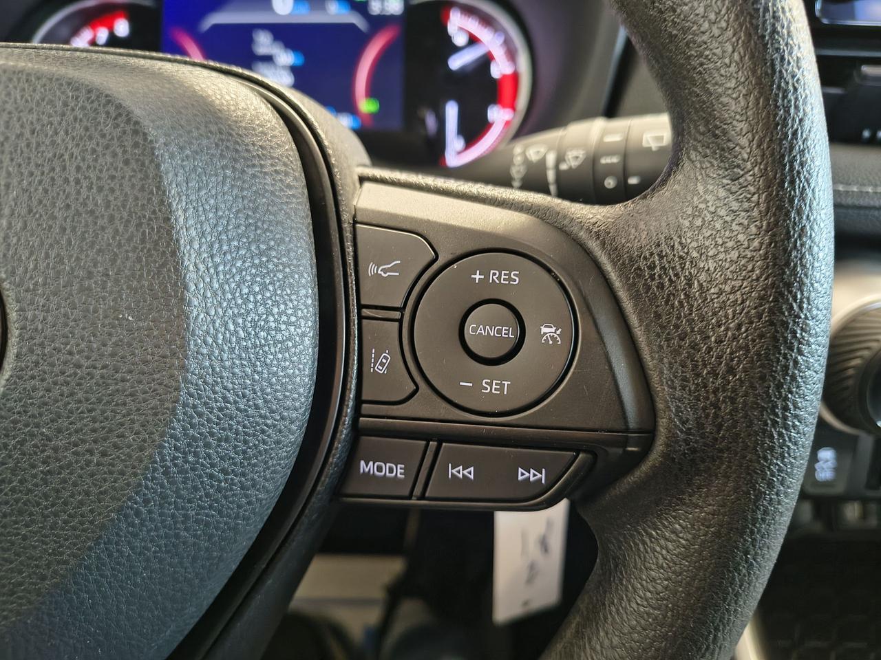 2023 Toyota RAV4 LE Photo