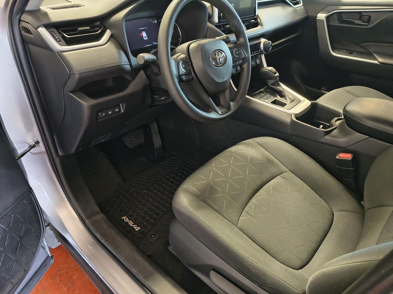 2023 Toyota RAV4 LE Photo