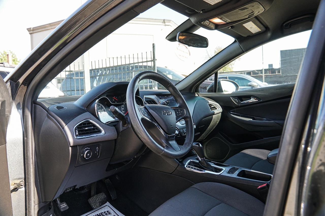 2019 Chevrolet Cruze LT | HEATED SEATS | CAM | BLUETOOTH Photo