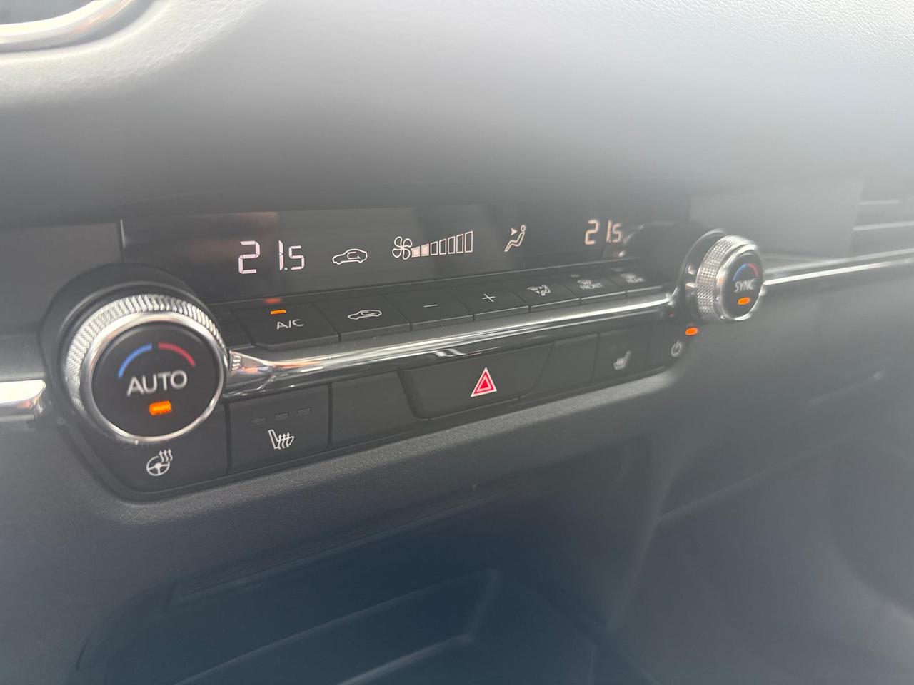 2024 Mazda CX-30 GS / NO ACCIDENTS / AWD / LEATHER / ROOF / 1 OWNER Photo