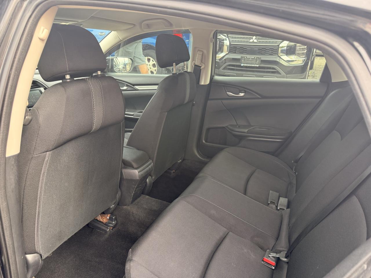 2017 Honda Civic 4dr Man LX Photo