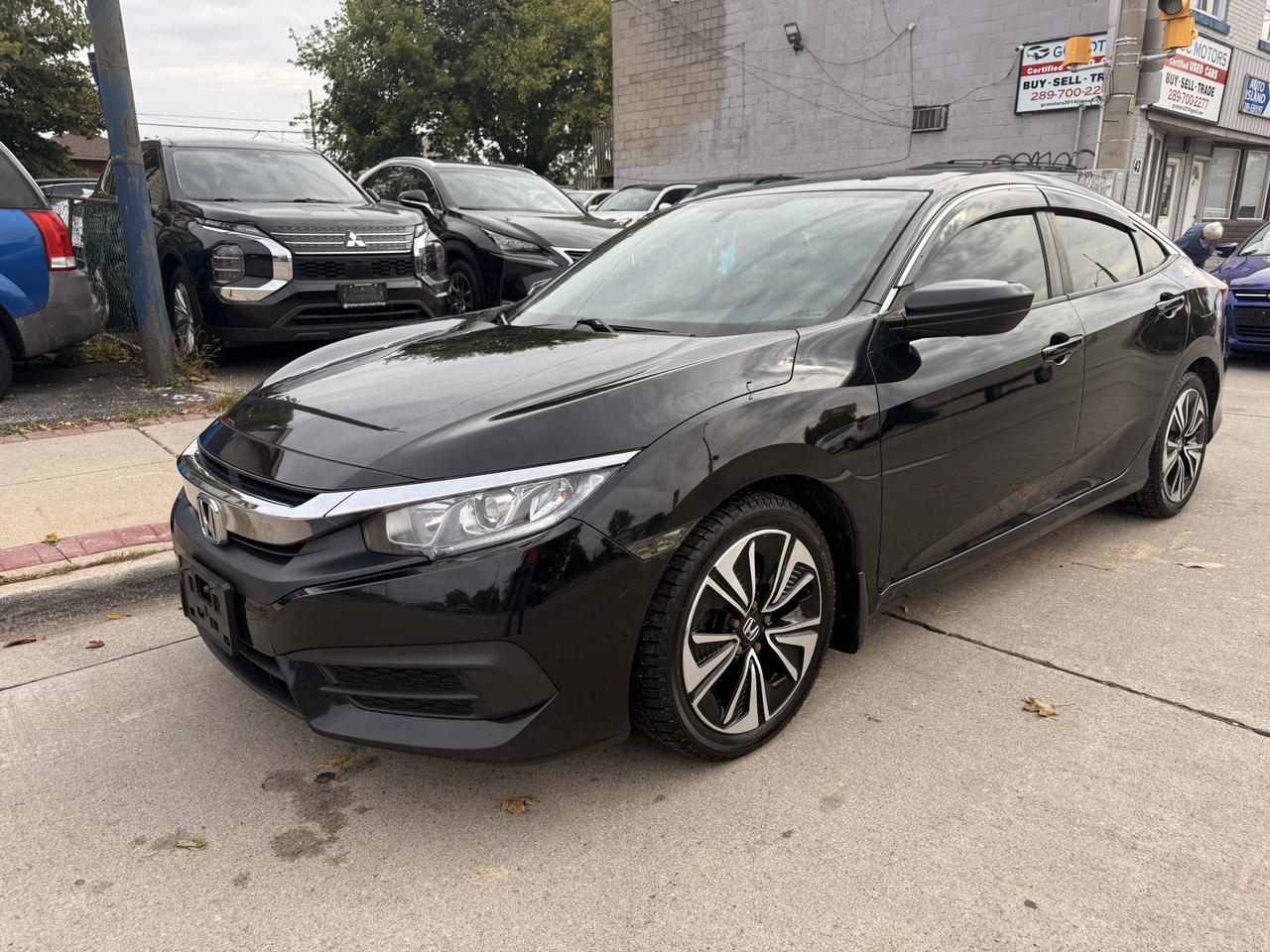 2017 Honda Civic 4dr Man LX Photo5