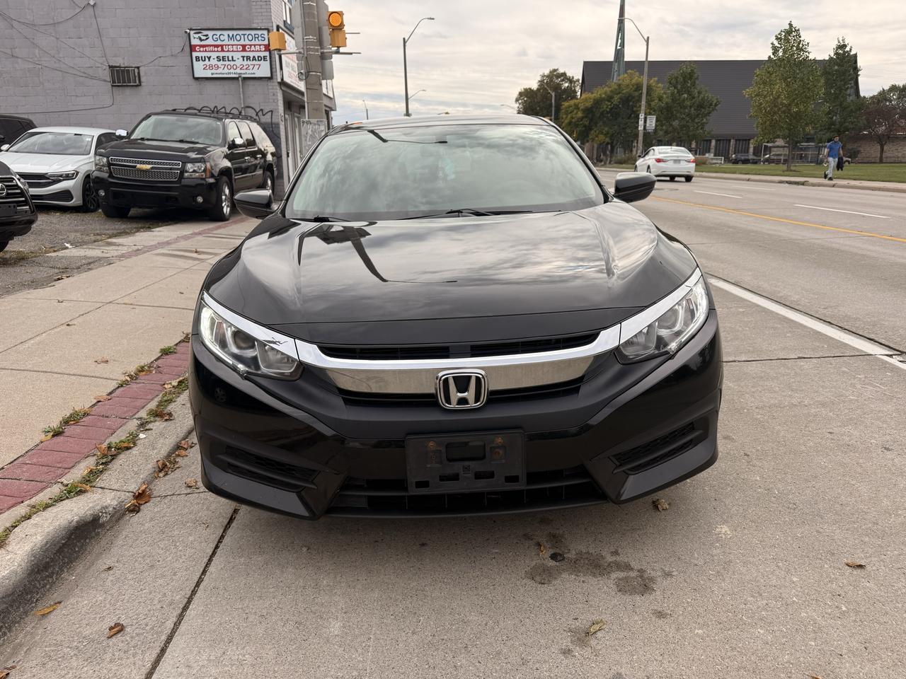 2017 Honda Civic 4dr Man LX Photo