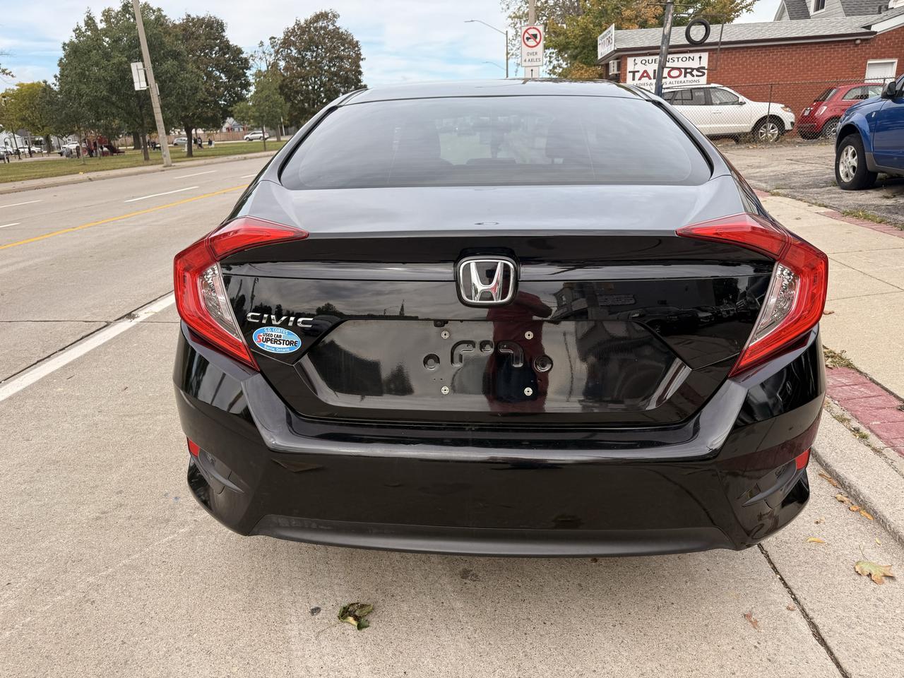 2017 Honda Civic 4dr Man LX Photo
