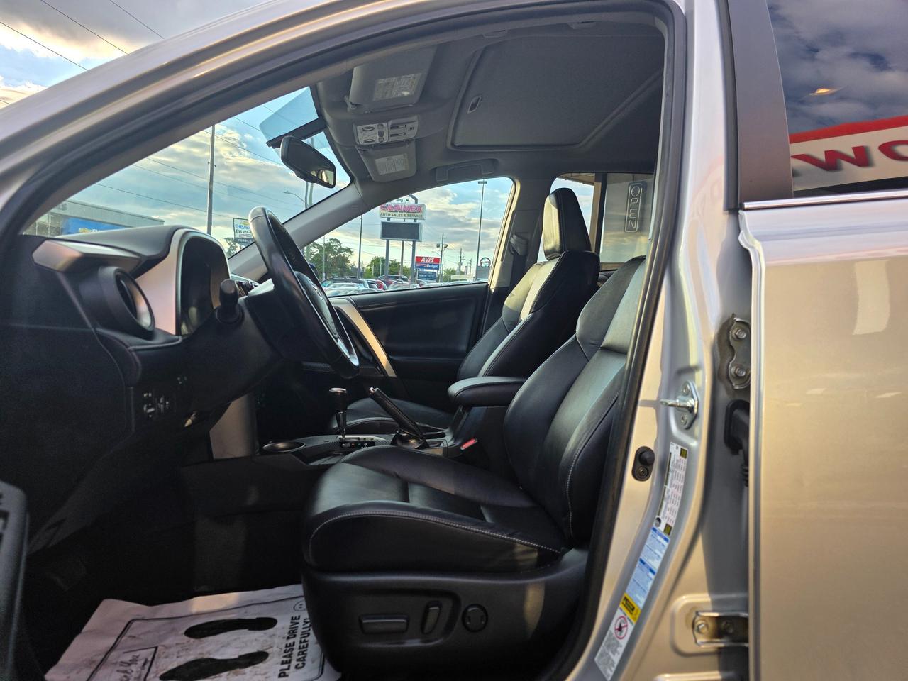 2015 Toyota RAV4 Limited AWD | Loaded | One Owner | Accident Free Photo