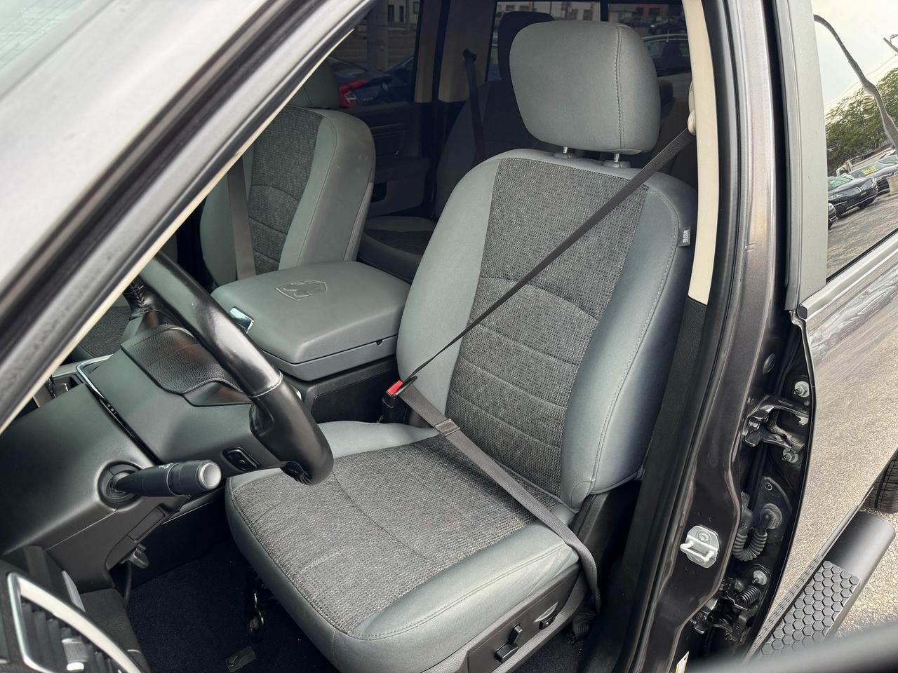 2019 RAM 1500 Classic Warlock 4x4 Crew 5.7L V8 HEMI+Tinted+Remote Start Photo