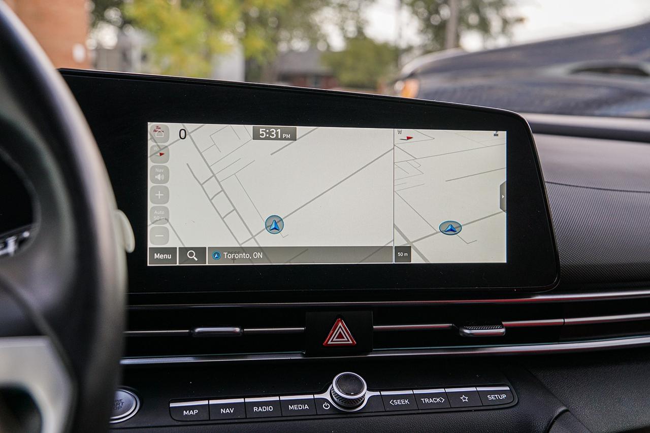 2025 Hyundai Elantra Preferred |TECH PKG|BSM|NAVI|ROOF|HEATED SEATS Photo