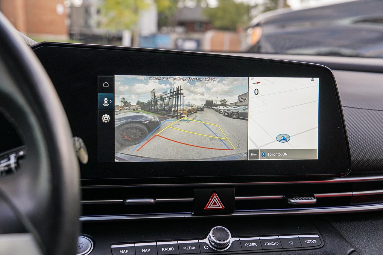 2025 Hyundai Elantra Preferred |TECH PKG|BSM|NAVI|ROOF|HEATED SEATS Photo