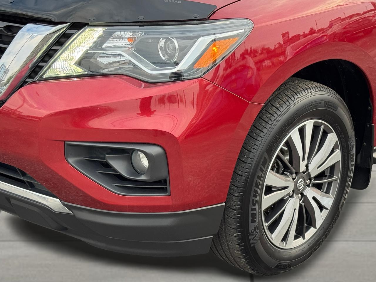 2017 Nissan Pathfinder SV 4WD 7 Passenger 3.5L V6+CLEAN CARFAX Photo