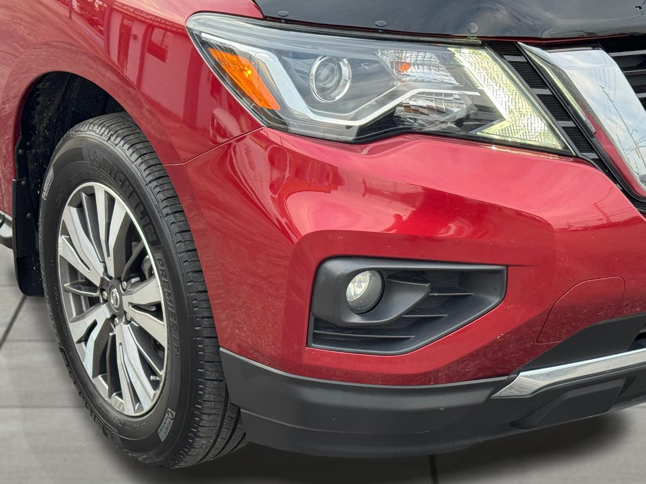 2017 Nissan Pathfinder SV 4WD 7 Passenger 3.5L V6+CLEAN CARFAX Photo