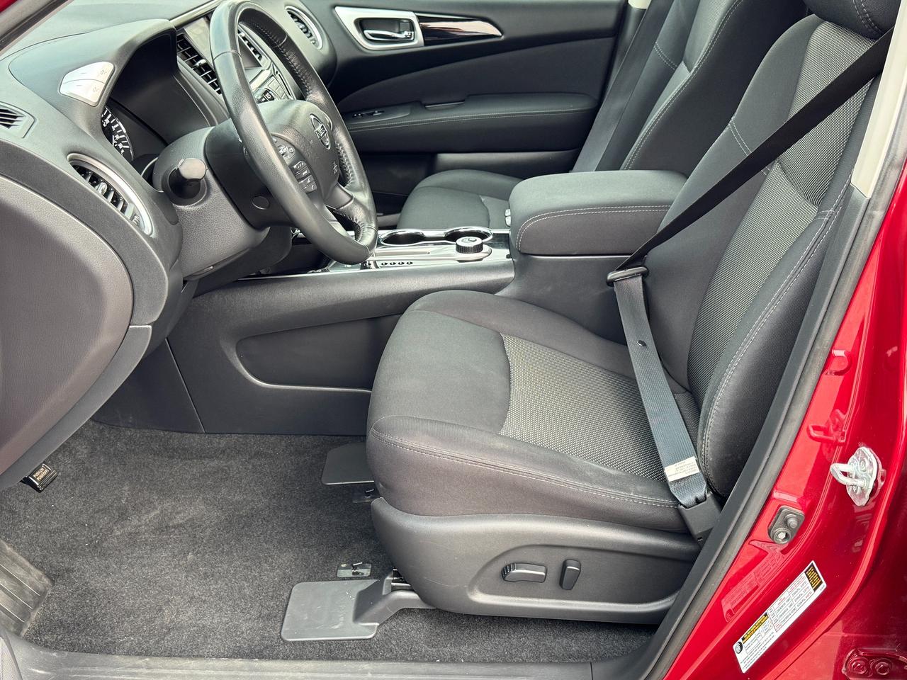 2017 Nissan Pathfinder SV 4WD 7 Passenger 3.5L V6+CLEAN CARFAX Photo