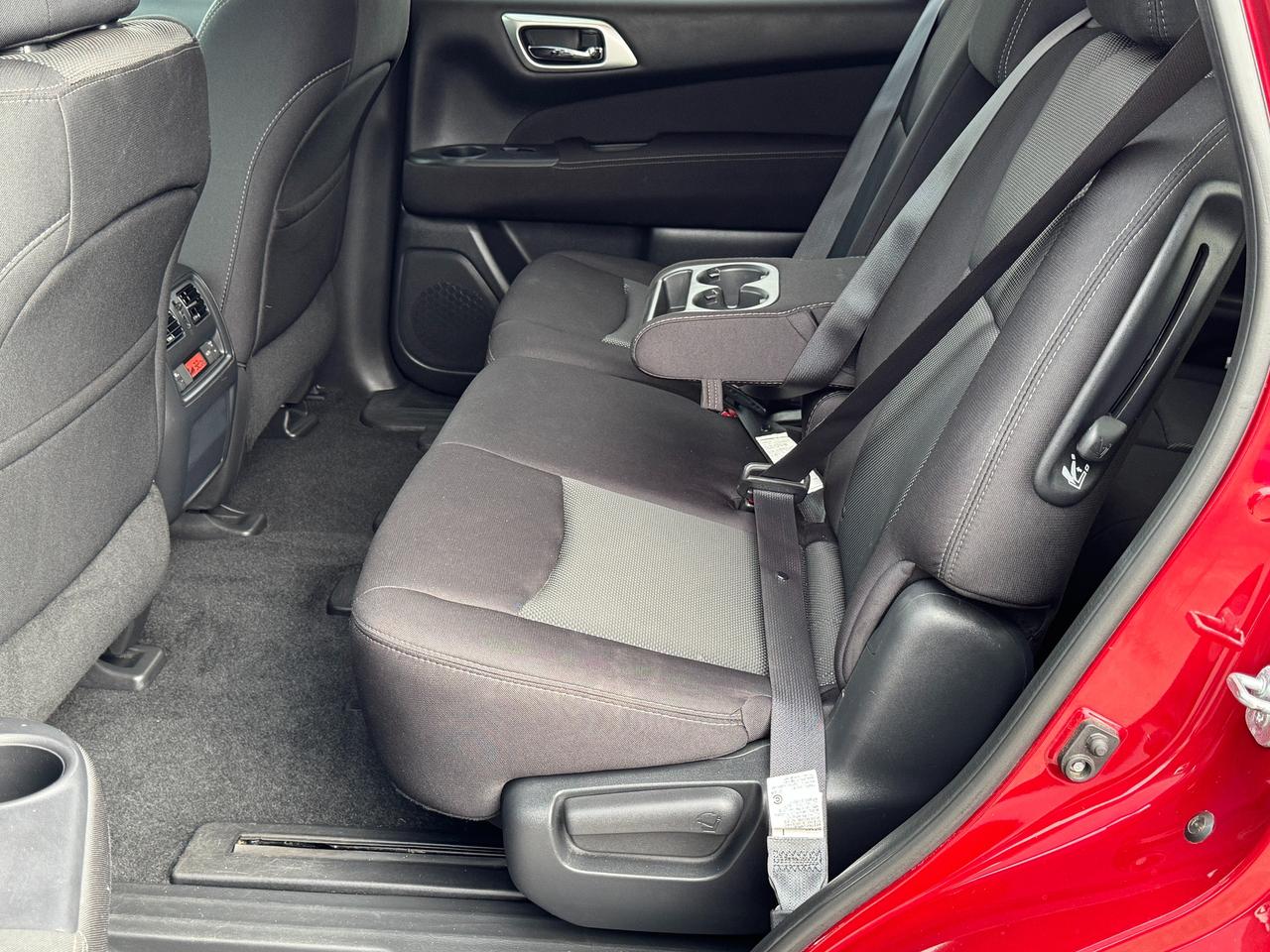 2017 Nissan Pathfinder SV 4WD 7 Passenger 3.5L V6+CLEAN CARFAX Photo