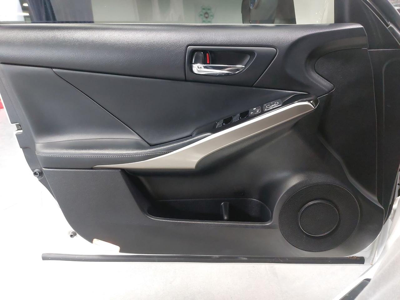 2016 Lexus IS 300 4dr Sdn AWD Photo